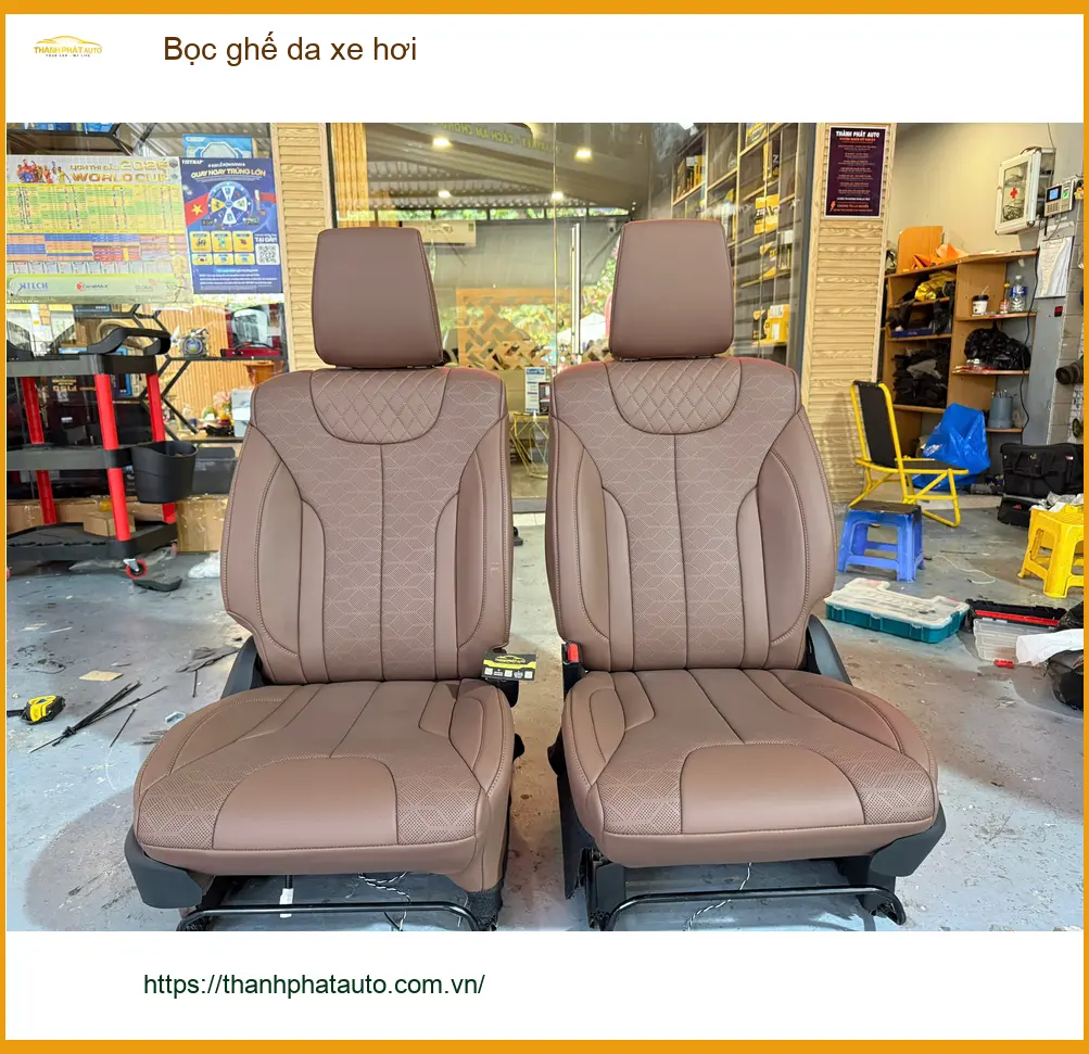 Anh Quốc Anh bọc ghế da Hyundai Accent tại Quận 10 vì nội thất cũ xuống cấp ảnh thực tế 3