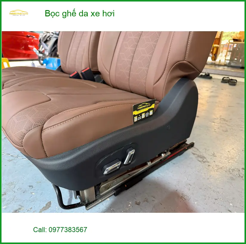 Anh Quốc Anh bọc ghế da Hyundai Accent tại Quận 10 vì nội thất cũ xuống cấp ảnh thực tế 4