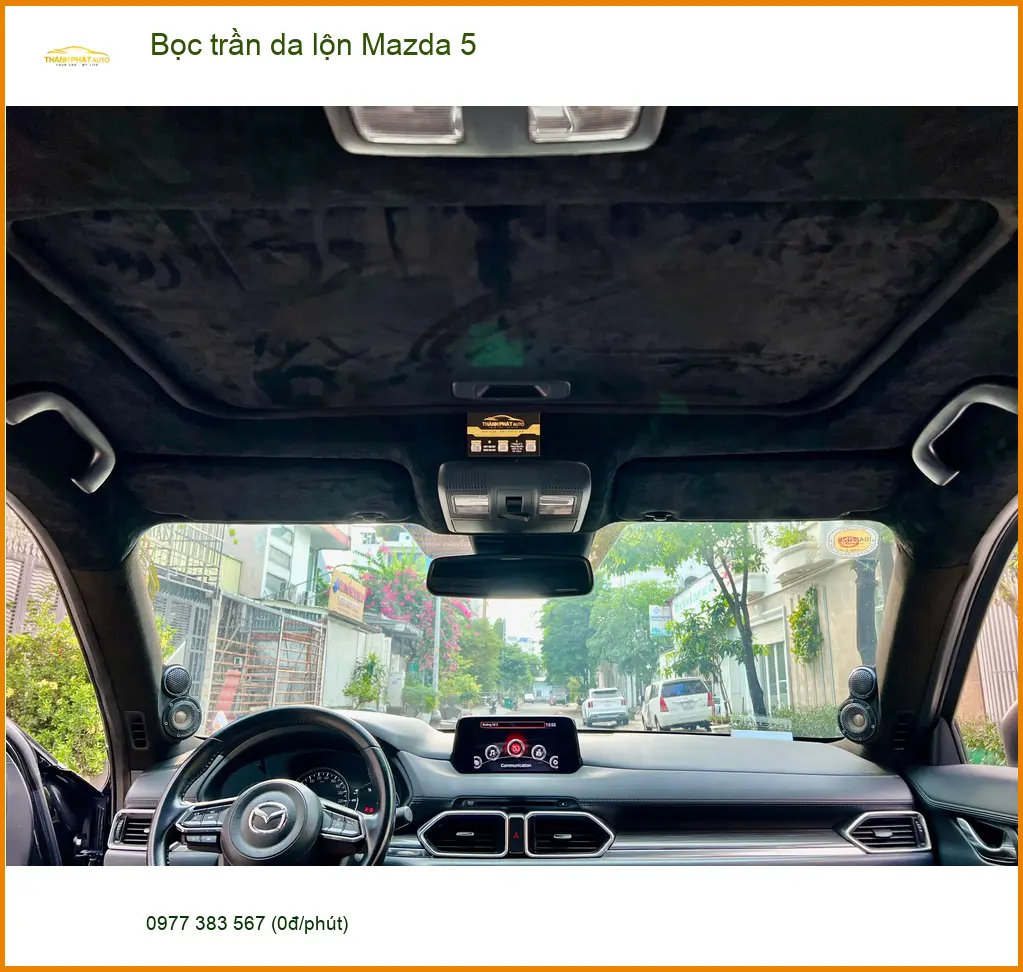 Anh Khải bọc trần da lộn Mazda 5 tại Quận 2 để nâng tầm không gian nội thất xe