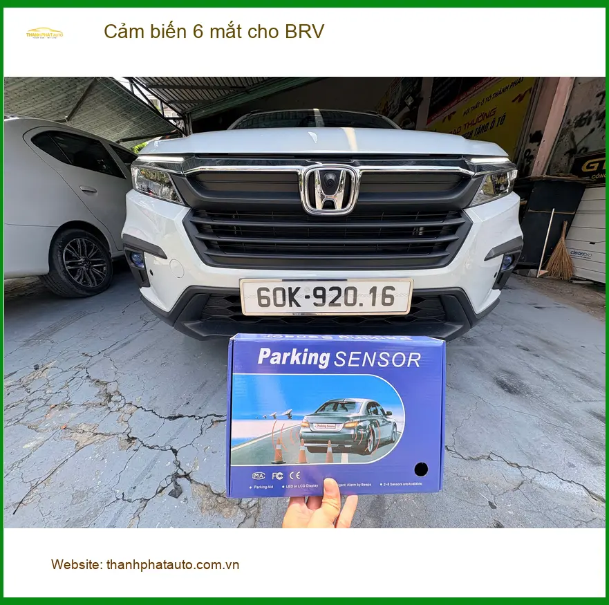 Chị Nguyệt ở Hóc Môn lắp cảm biến 6 mắt cho BRV để đỗ xe an toàn hơn ảnh thực tế 5
