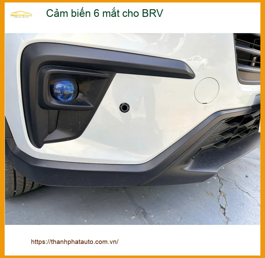 Anh Trường lắp cảm biến 6 mắt cho Honda BRV tại Quận Gò Vấp để đỗ xe an toàn hơn