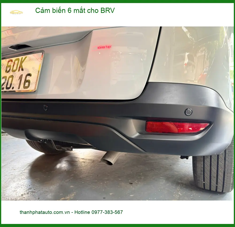 Chị Lan Anh lắp cảm biến 6 mắt Honda BRV ở Bình Thạnh đậu xe an toàn ảnh thực tế 3