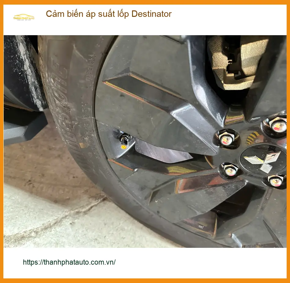 Chị Thảo gắn cảm biến áp suất lốp Destinator cho Honda CRV tại Quận 5 an toàn ảnh thực tế 2