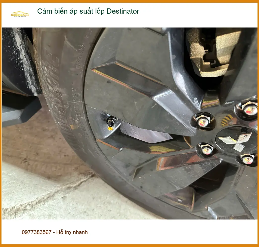 Anh Quân lắp cảm biến áp suất lốp Destinator tại Thủ Đức cho xe an toàn ảnh thực tế 3