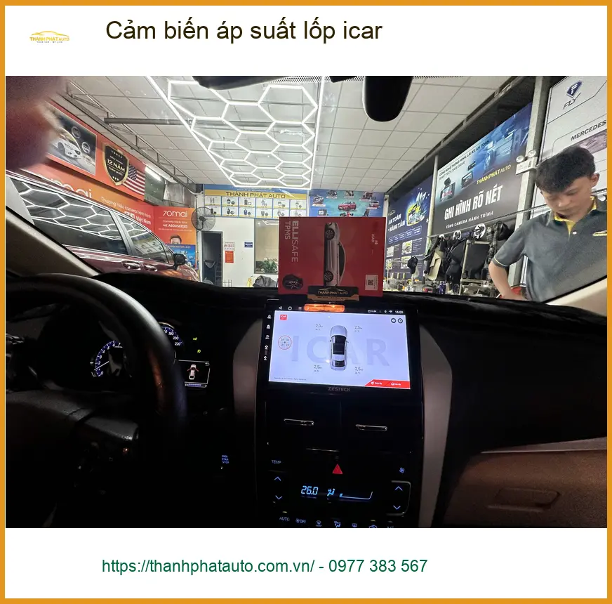 Chị Hà lắp cảm biến áp suất lốp iCar cho VinFast Lux A2.0 tại Quận 2 giá tốt ảnh thực tế 2