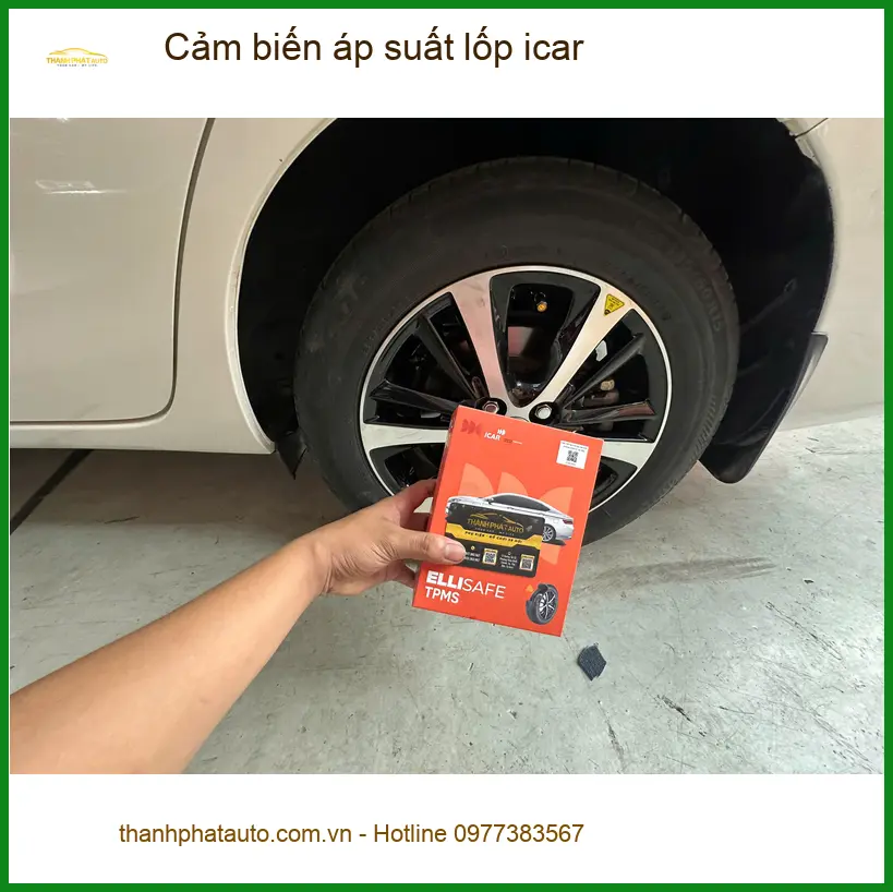 Chị Hà lắp cảm biến áp suất lốp iCar cho VinFast Lux A2.0 tại Quận 2 giá tốt ảnh thực tế 3