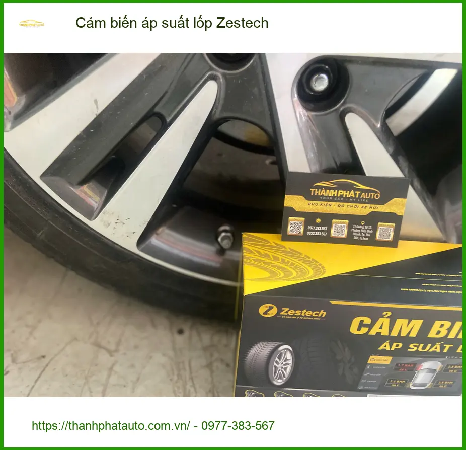 Anh Kiên lắp cảm biến áp suất lốp Zestech cho Hyundai Accent tại Quận 6 để lái xe an tâm hơn