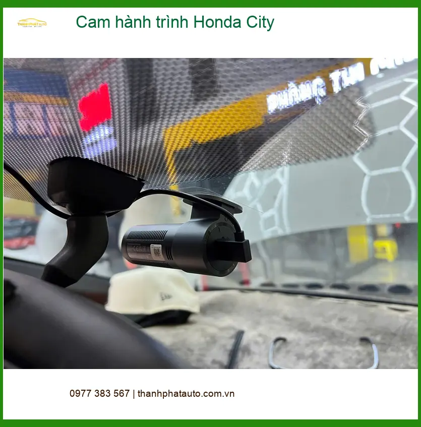 Anh Duy lắp cam hành trình Honda City Quận 12 để bảo vệ xe an toàn. ảnh thực tế 2