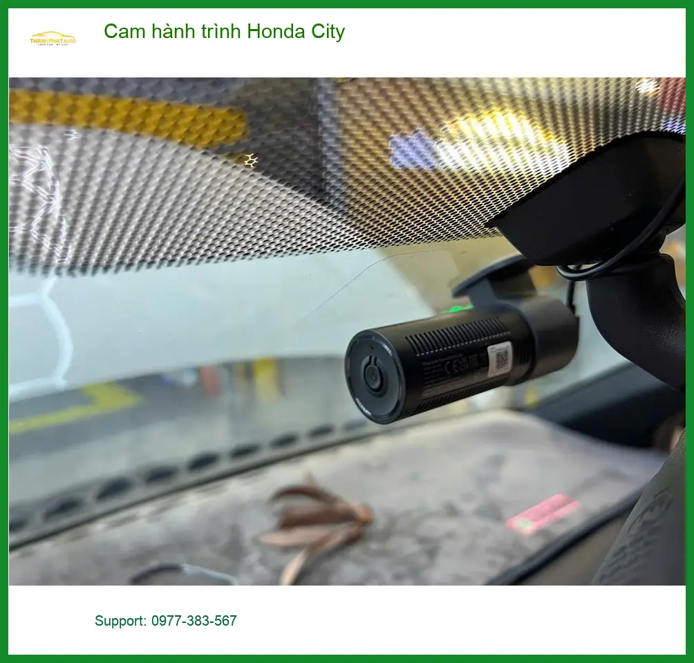 Anh Thắng lắp cam hành trình cho Honda City tại Quận Bình Tân để an tâm di chuyển