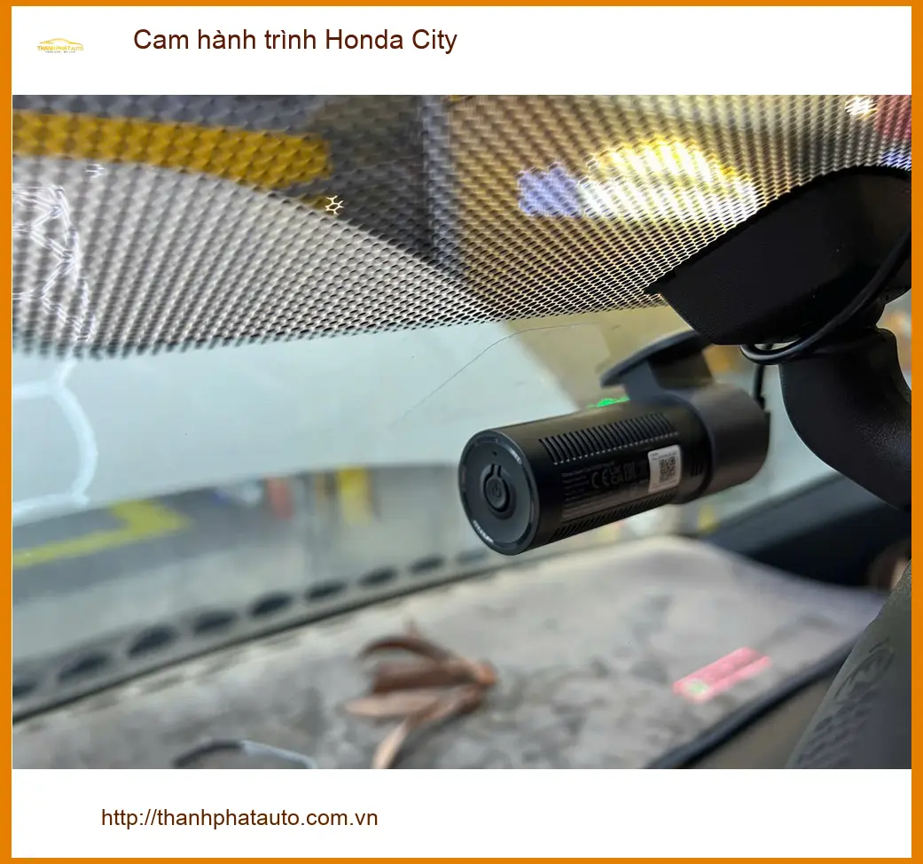 Chị Thảo lắp cam hành trình Honda City tại Quận 9 để ghi lại hành trình an toàn ảnh thực tế 4