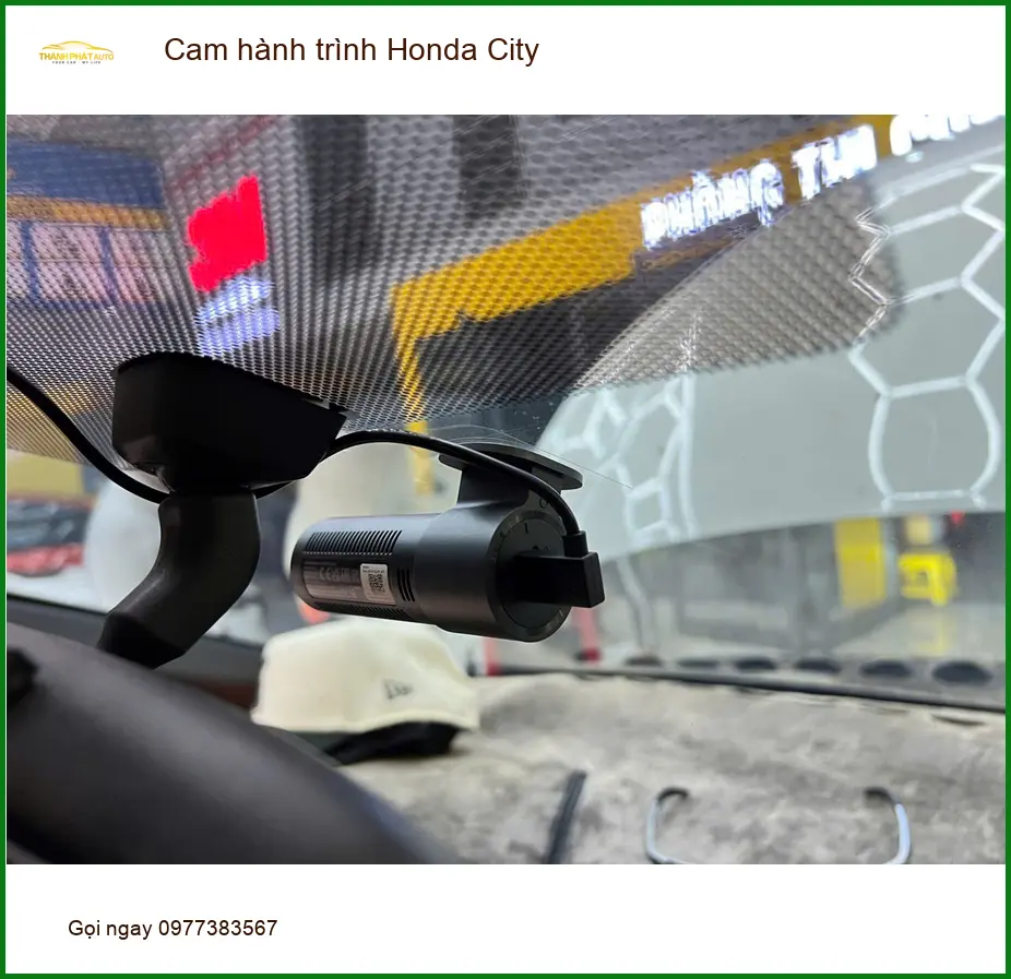 Chị Thảo lắp cam hành trình Honda City tại Quận 8 để ghi lại mọi khoảnh khắc an toàn