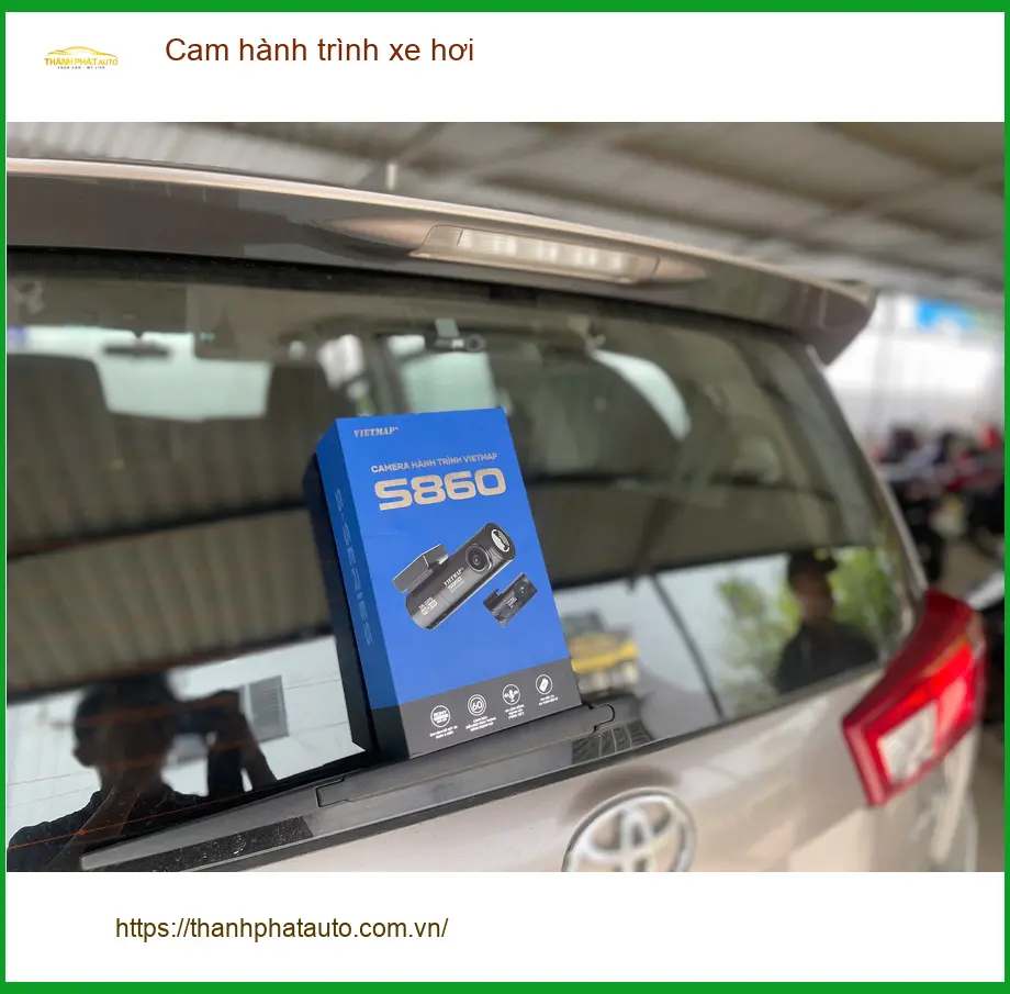 Chị Mai lắp cam hành trình xe hơi Hyundai Accent tại Hóc Môn để an tâm lái xe đường dài