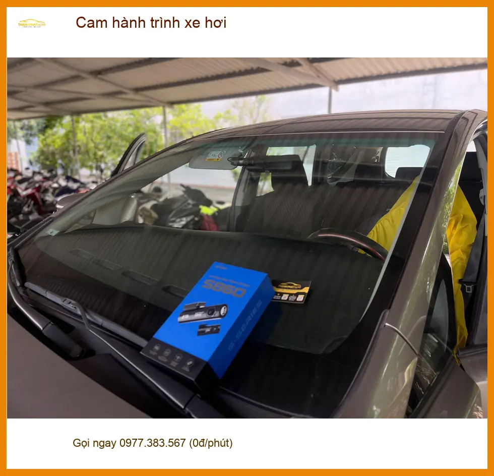 Chú Phát lắp cam hành trình xe hơi Hyundai Accent tại Quận 9 để an tâm khi di chuyển ảnh thực tế 3