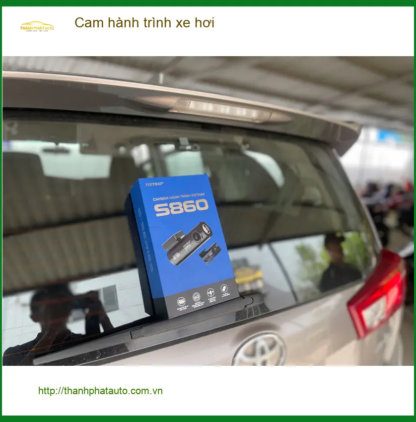 Anh Quang lắp cam hành trình xe hơi Hyundai SantaFe tại Quận 2 ghi hình rõ nét