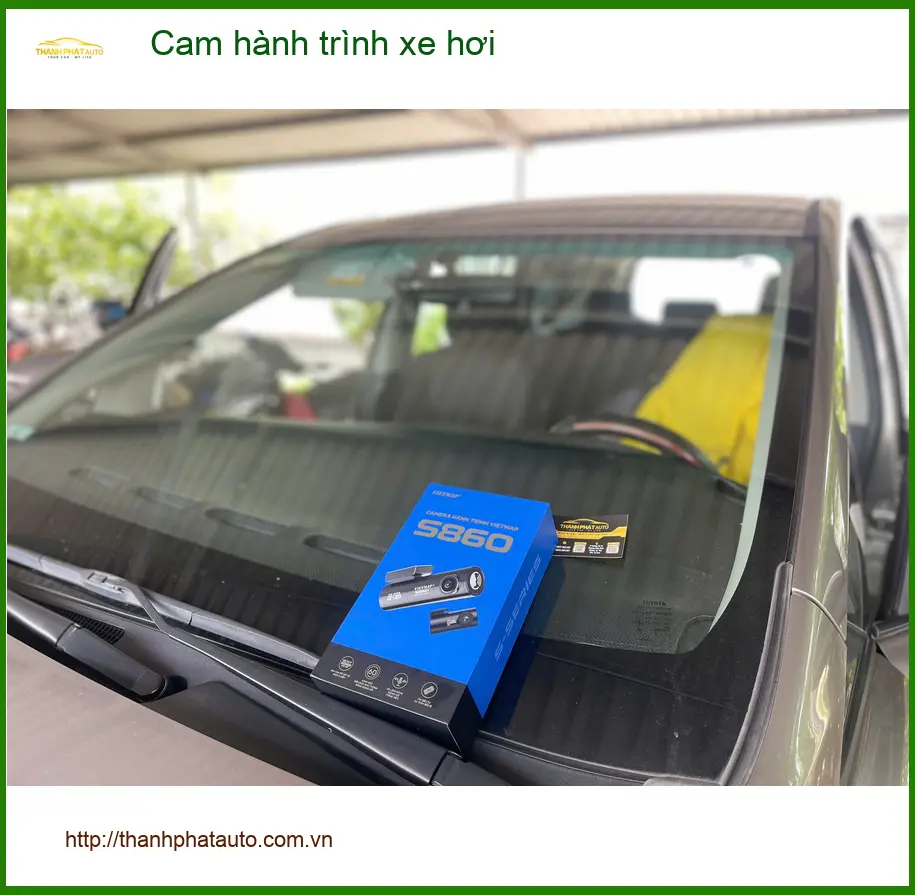 Chú Minh lắp cam hành trình xe hơi Hyundai Accent uy tín tại Quận 7