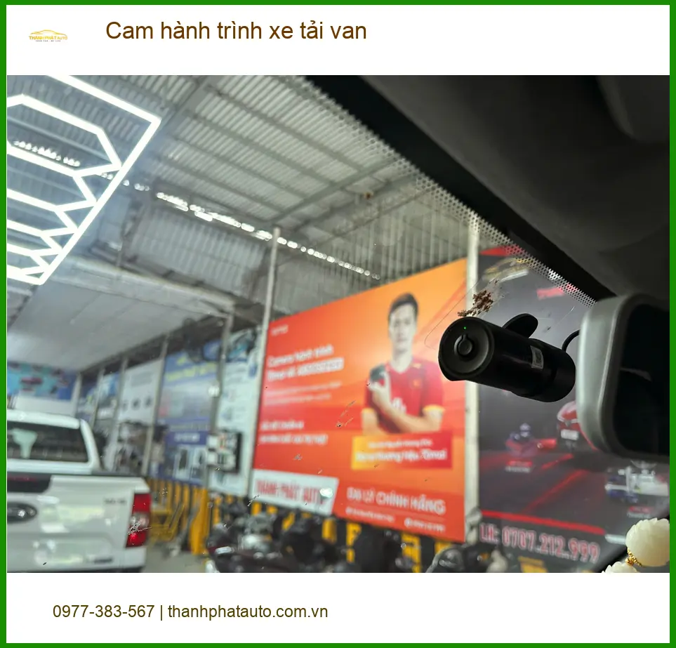 Chị Thảo lắp cam hành trình xe tải van Fiat Doblo chính hãng tại Quận 8 ảnh thực tế 2