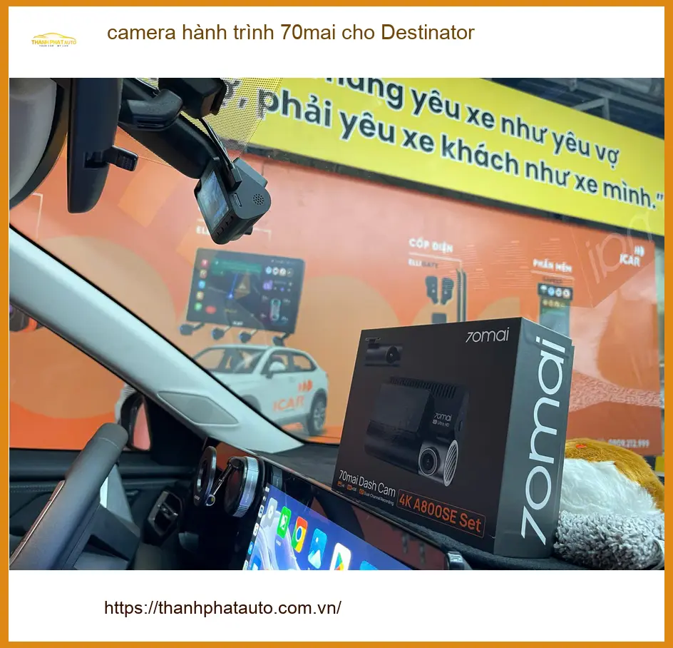 Anh Quang lắp camera hành trình 70mai cho Ford Everest tại Quận 3 an tâm lái xe