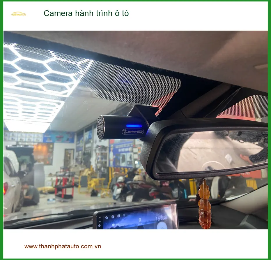 Anh Trọng gắn Camera hành trình ô tô Mitsubishi Outlander tại Quận Tân Phú vì lo ngại sự cố giao thông bất ngờ