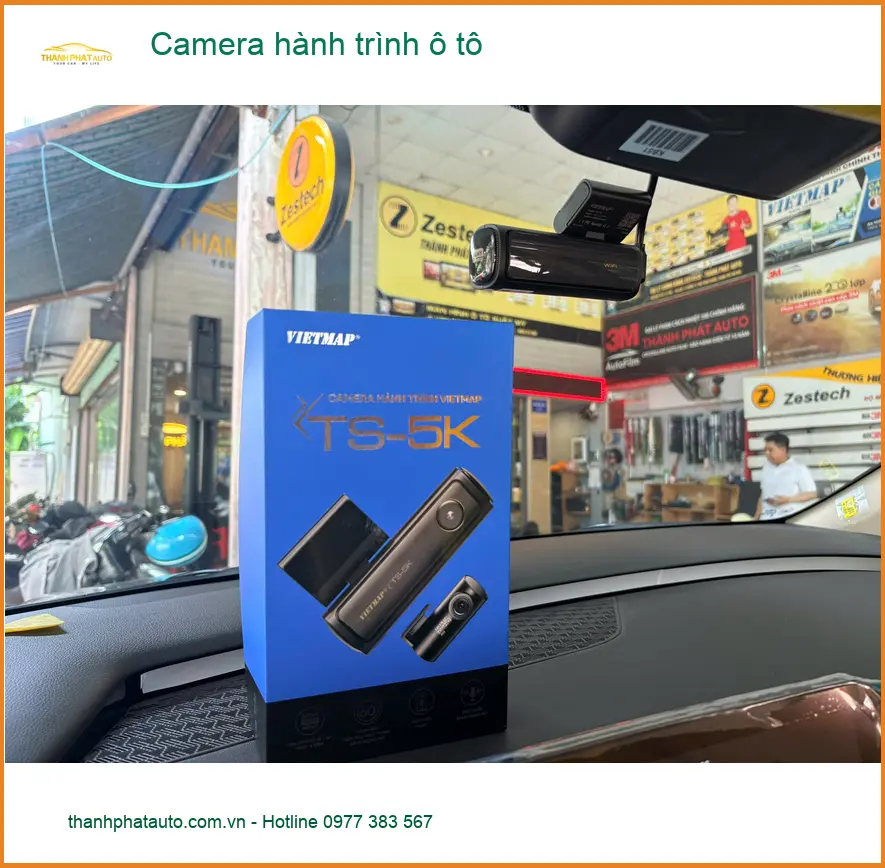 Chị Thảo lắp camera hành trình ô tô Hyundai Santa Fe tại Quận 12 để an tâm lái xe đường dài ảnh thực tế 2