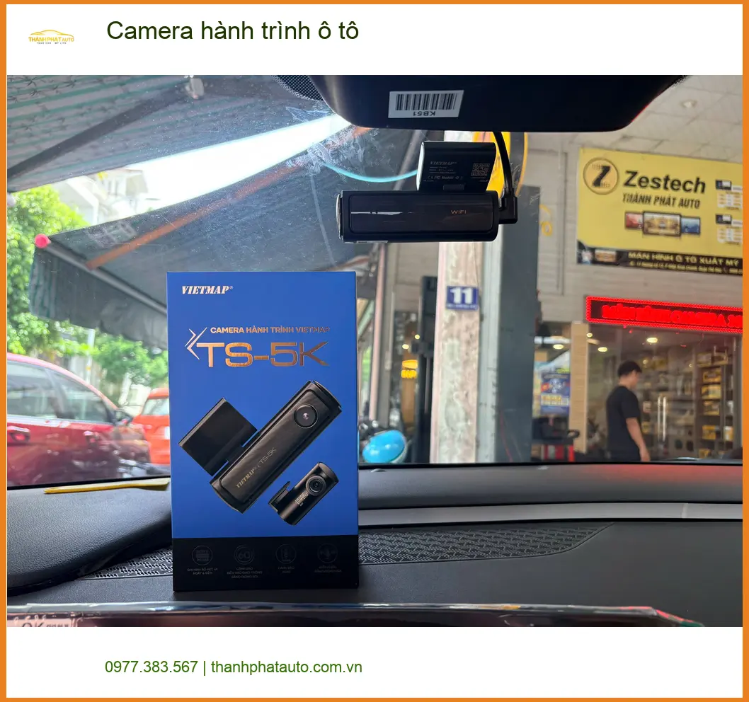 Anh Tùng lắp Camera hành trình Honda CR-V tại Thủ Đức để lái xe an toàn ảnh thực tế 3