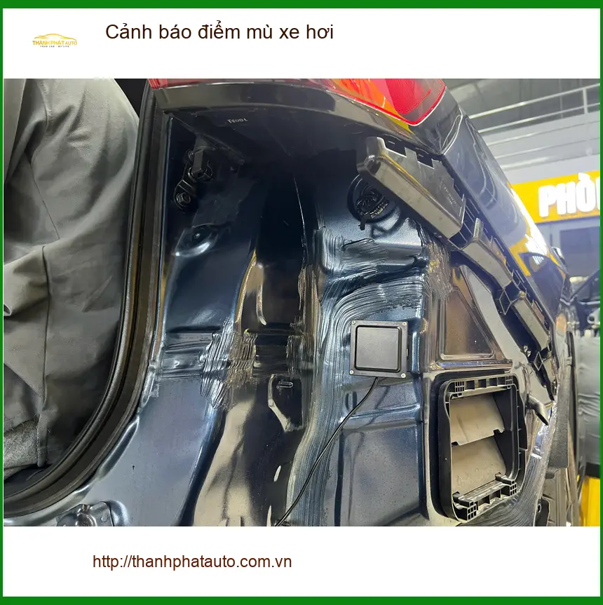 Anh Minh lắp cảnh báo điểm mù xe hơi Mazda CX-5 tại Quận 9 để an tâm lái xe hơn ảnh thực tế 3