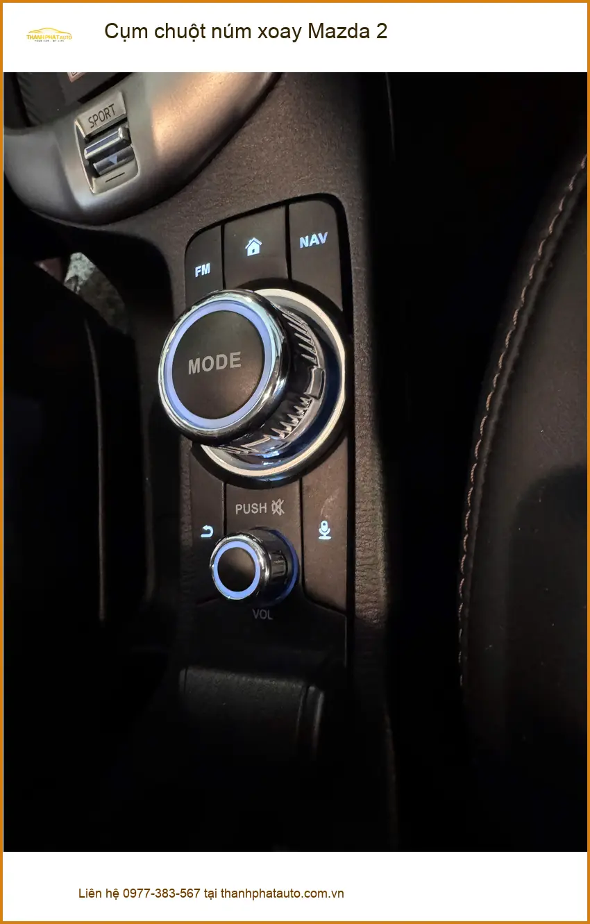 Chị Thảo lắp Cụm chuột núm xoay Mazda 2 tại Gò Vấp để điều khiển tiện lợi hơn