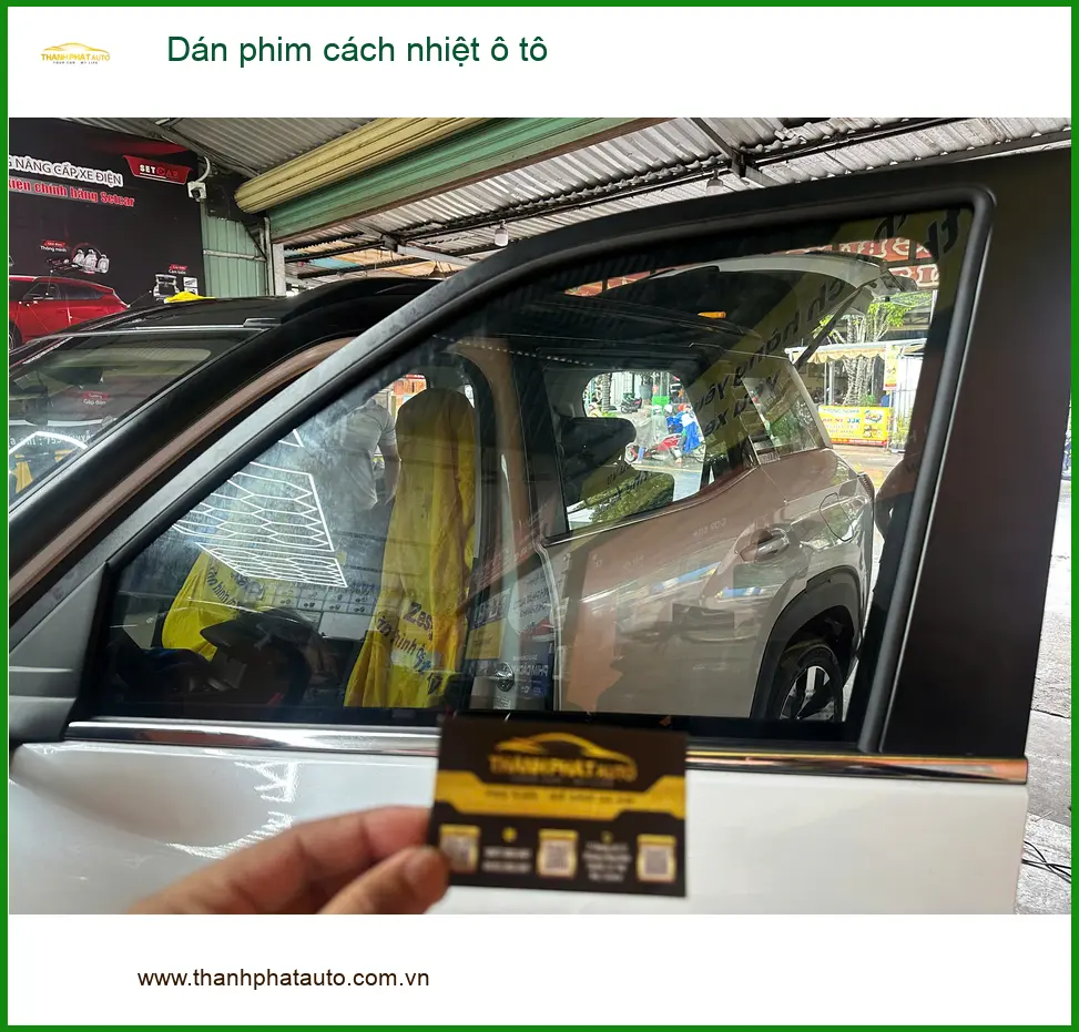 Anh Khải dán phim cách nhiệt ô tô Hyundai Accent tại Quận 8 chống nóng hiệu quả ảnh thực tế 3