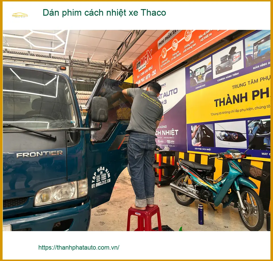 Anh Lâm dán phim cách nhiệt xe Thaco Towner tại Quận Bình Chánh để chống nóng hiệu quả ảnh thực tế 2