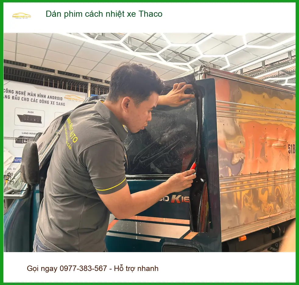 Bác Cường dán phim cách nhiệt xe Thaco Frontier tại Quận 12 chống nóng hiệu quả ảnh thực tế 2