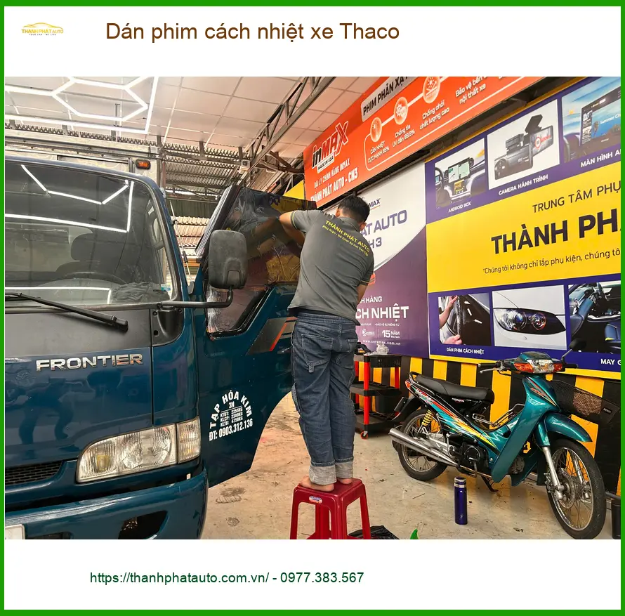Anh Khang dán phim cách nhiệt xe Thaco Towner tại Cần Giờ tránh nắng gay gắt