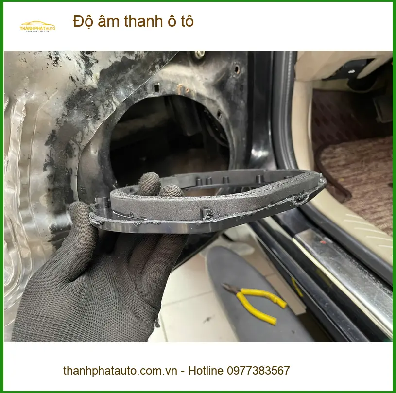 Chị Thảo độ âm thanh ô tô cho Hyundai Accent tại Quận 3 để trải nghiệm âm nhạc đỉnh cao