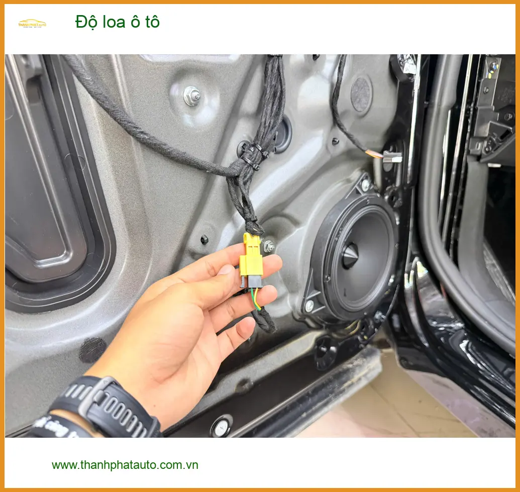 Anh Hưng độ loa ô tô cho VinFast Lux A2.0 tại Cần Giờ vì muốn âm thanh chất lượng hơn