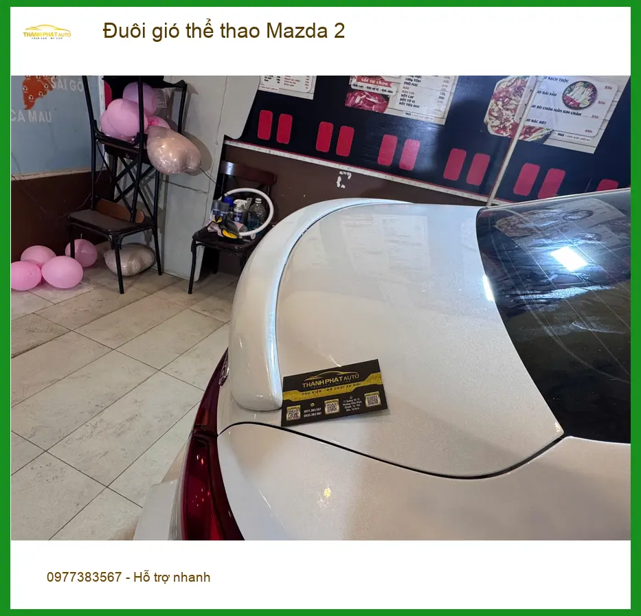Chị Minh Thư độ đuôi gió thể thao Mazda 2 tại Quận 12 để xe trông cá tính hơn