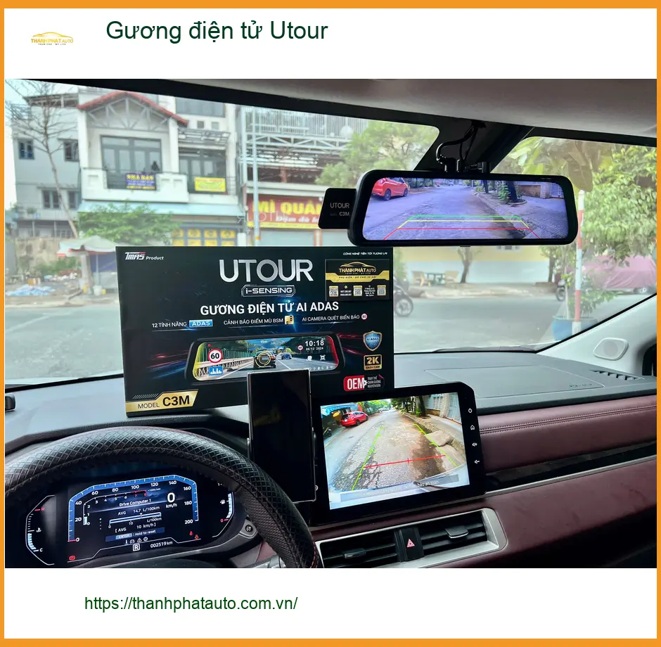 Chú Phước lắp Gương điện tử Utour cho Kia K3 tại Quận 12, tăng tầm nhìn và an toàn