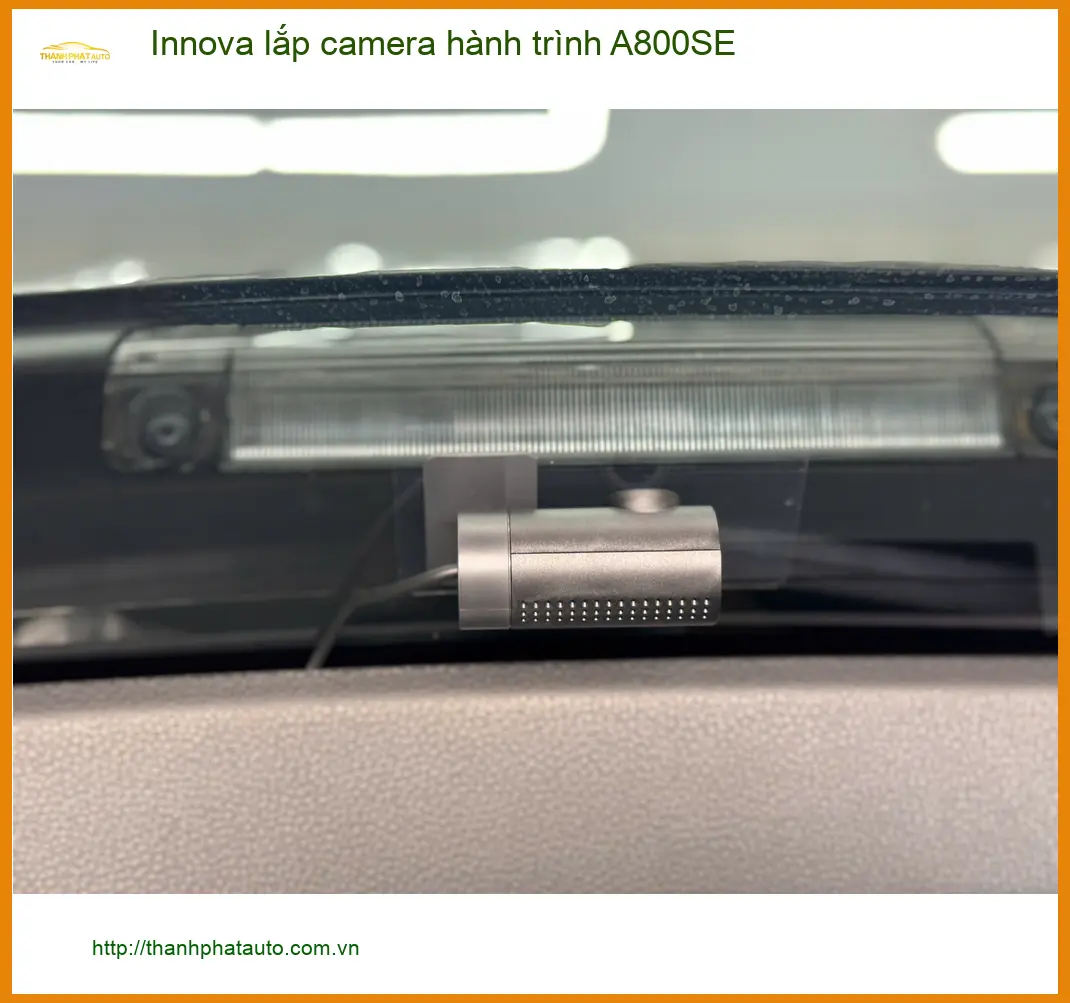 Anh Tấn lắp camera hành trình A800SE Innova tại Quận 5 ảnh thực tế 2