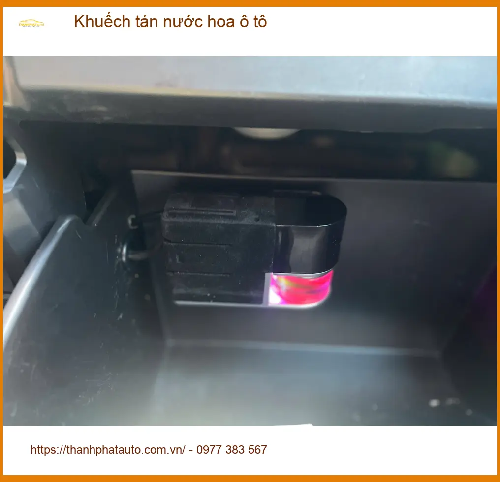 Anh Bình tìm khuếch tán nước hoa ô tô chính hãng tại Củ Chi cho xe Honda Civic ảnh thực tế 4