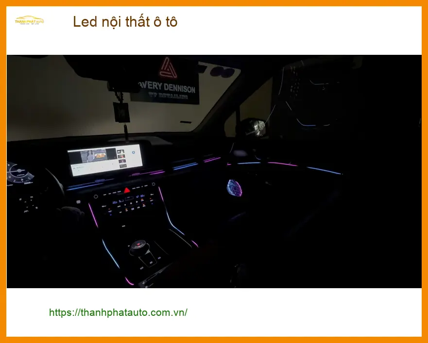 Anh Trường lắp Led nội thất ô tô cho Kia K3 tại Quận 1 để khoang xe lung linh