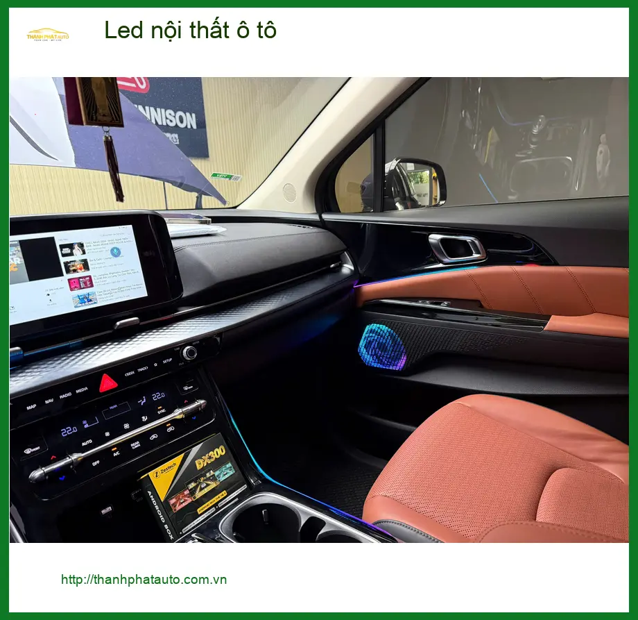 Anh Bình lắp Led nội thất ô tô Honda HR-V tại Quận 9 để không gian xe thêm sang trọng ảnh thực tế 3