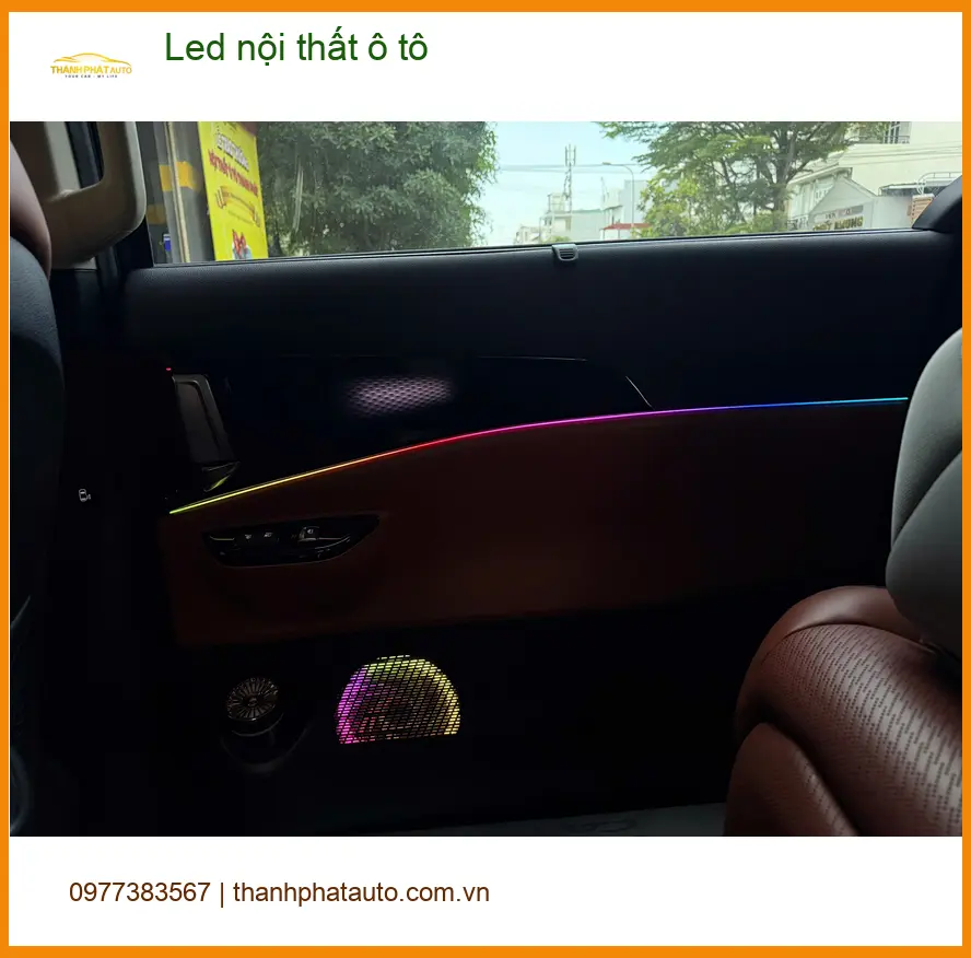 Anh Quân lắp Led nội thất ô tô cho Honda CRV tại Quận 4 để xe thêm phong cách ảnh thực tế 4