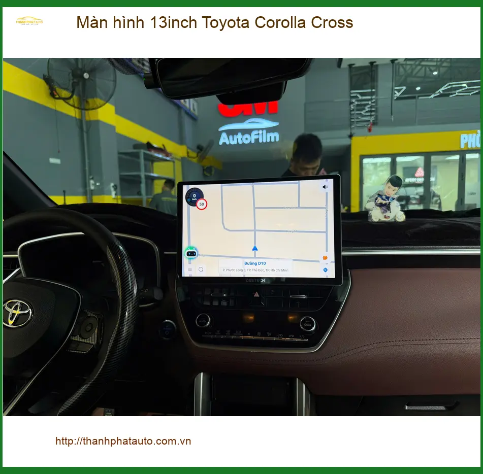 Anh Tấn lắp màn hình 13inch Toyota Corolla Cross tại Quận 12 để nâng tầm trải nghiệm