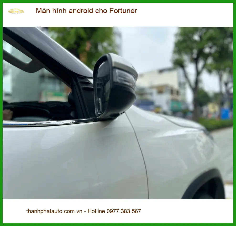 Chị Thảo lắp màn hình android cho Fortuner tại Quận 12 vì muốn có trải nghiệm giải trí tốt hơn ảnh thực tế 4