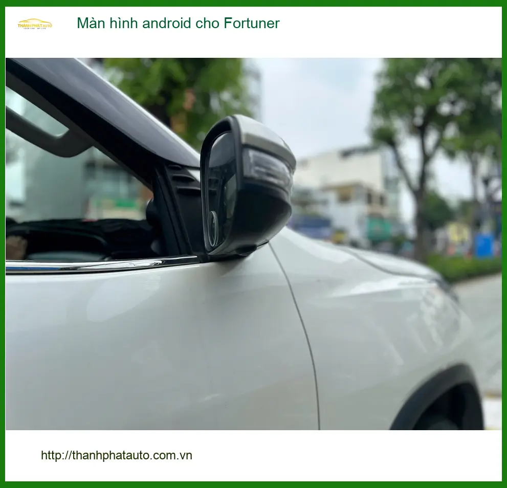 Anh Duy lắp màn hình android cho Fortuner tại Quận 9 vì màn zin cũ đã quá lỗi thời. ảnh thực tế 2