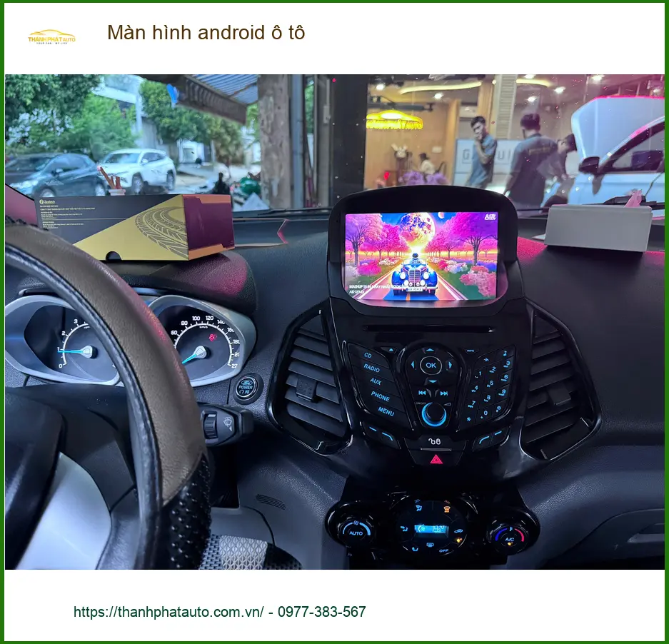Chú Lâm lắp màn hình android ô tô Hyundai Creta tại Quận 8 vì màn hình zin hay giật lag