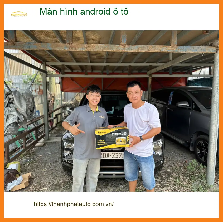 Chú Phát lắp màn hình Android ô tô cho Ford Everest tại Quận 3 vì màn zin thiếu tính năng giải trí
