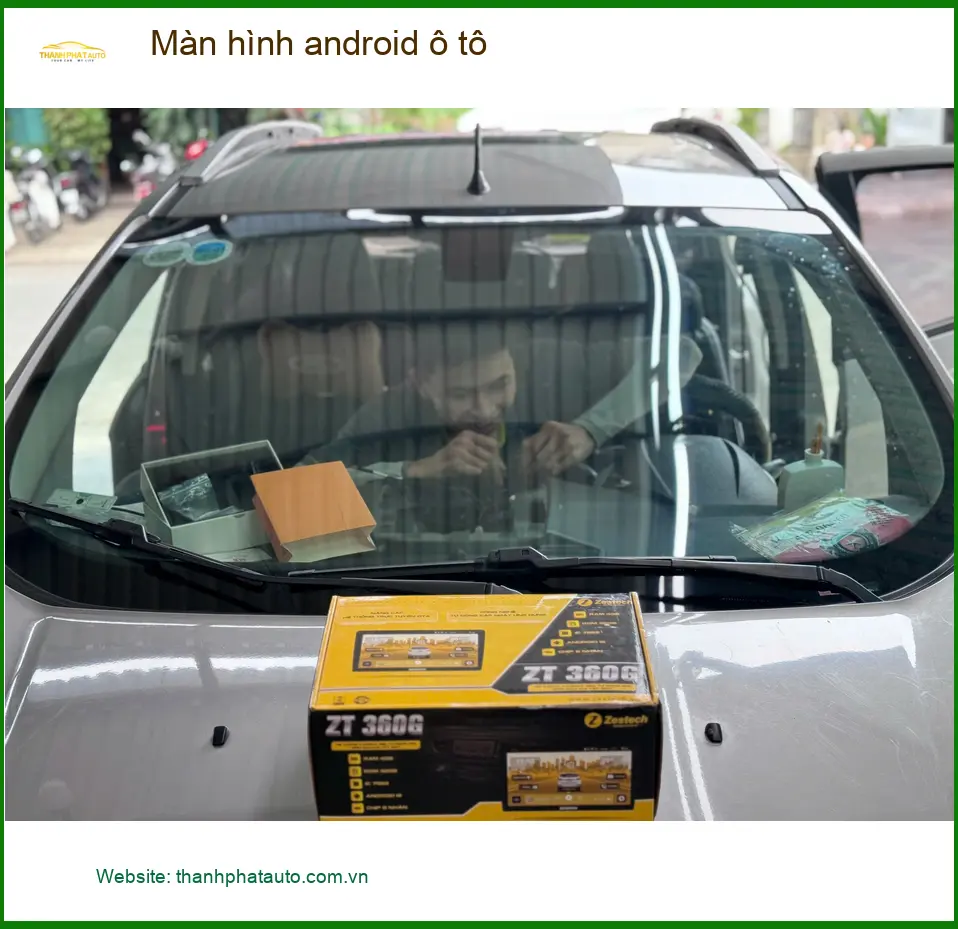 Chú Lâm lắp màn hình android ô tô Hyundai Creta tại Quận 8 vì màn hình zin hay giật lag ảnh thực tế 3