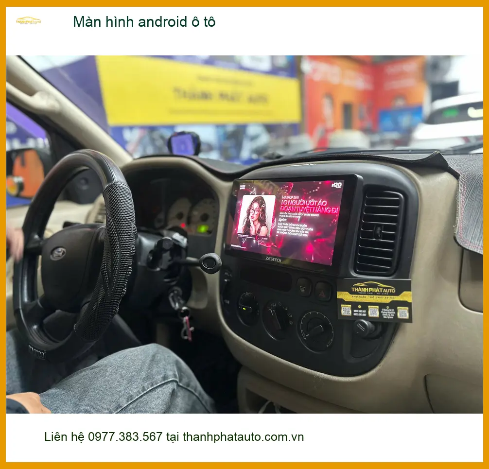 Anh Trọng lắp màn hình android ô tô cho Hyundai Santa Fe tại Quận 2 để giải trí trên đường dài