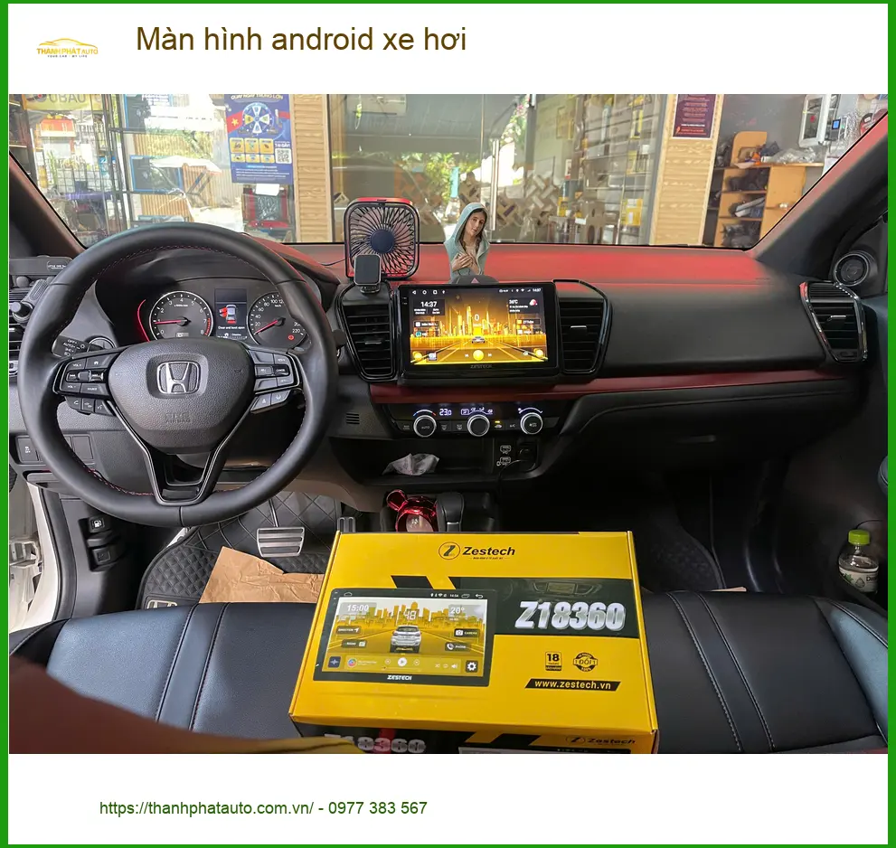 Chị Thảo lắp màn hình android xe hơi Hyundai Accent tại Quận 6 để dẫn đường thông minh