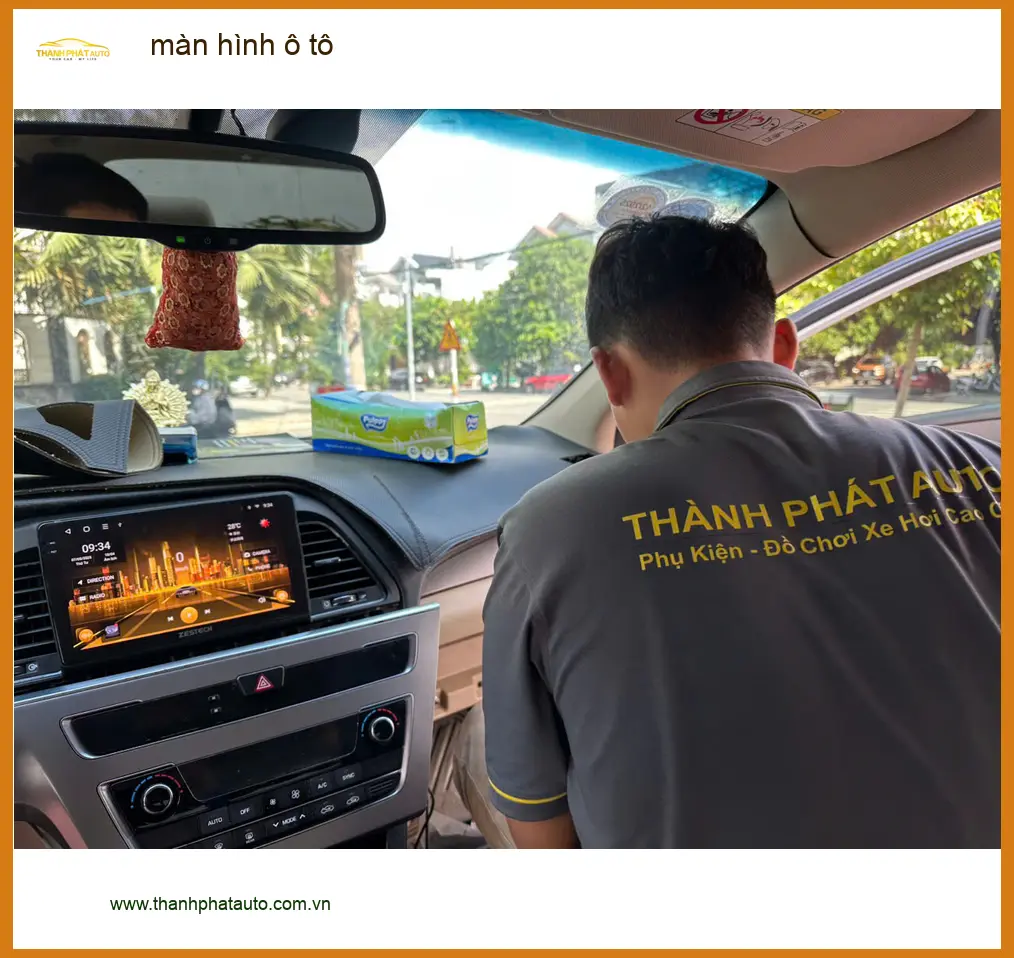 Chú Minh nâng cấp màn hình ô tô cho Honda CRV tại Nhà Bè uy tín