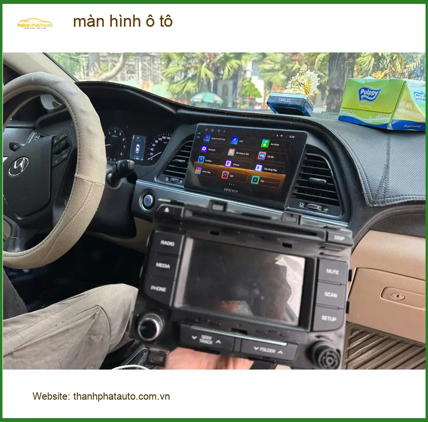Chú Minh lắp màn hình ô tô Honda CRV tại Quận 5 để có dẫn đường thông minh ảnh thực tế 4