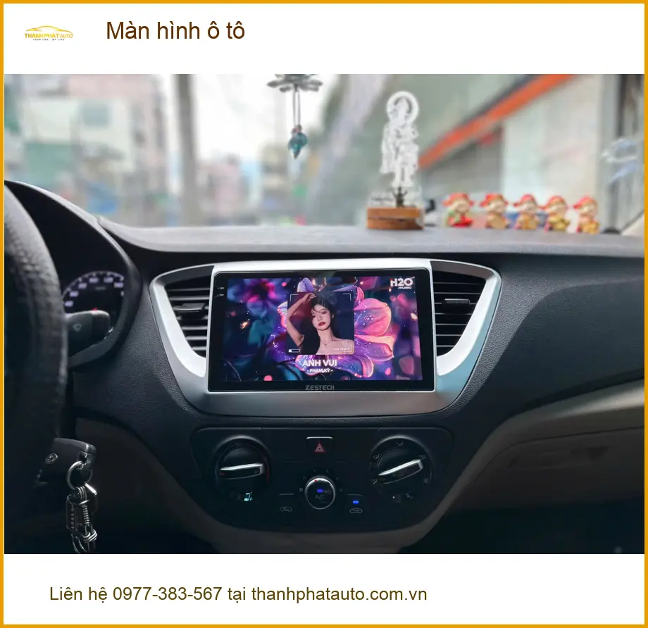 Chị Mai Anh lắp màn hình ô tô hiện đại cho Hyundai Accent tại Quận 4